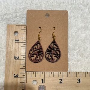 DONATING 100% TO FOOD PANTRY …  NWOT Wood Boho Drop Earrings